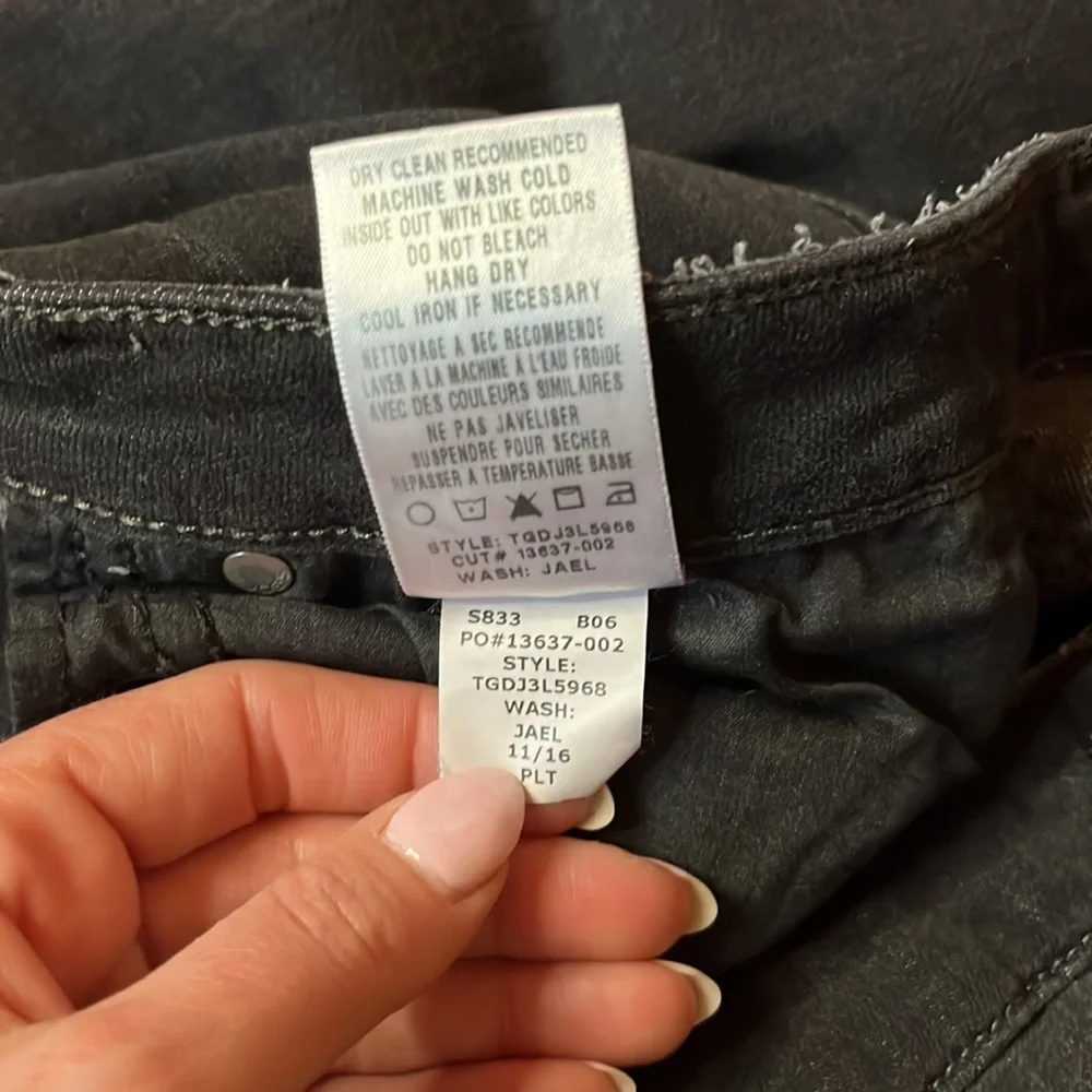 Joe’s Jeans Distressed Stretch Skinny Black, Size 29 - Picture 10 of 10